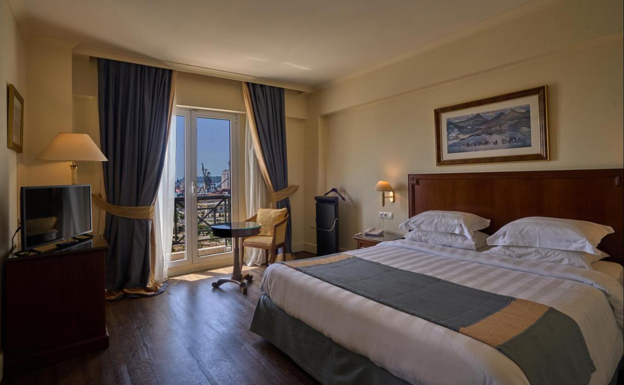 Palace 4* Volos