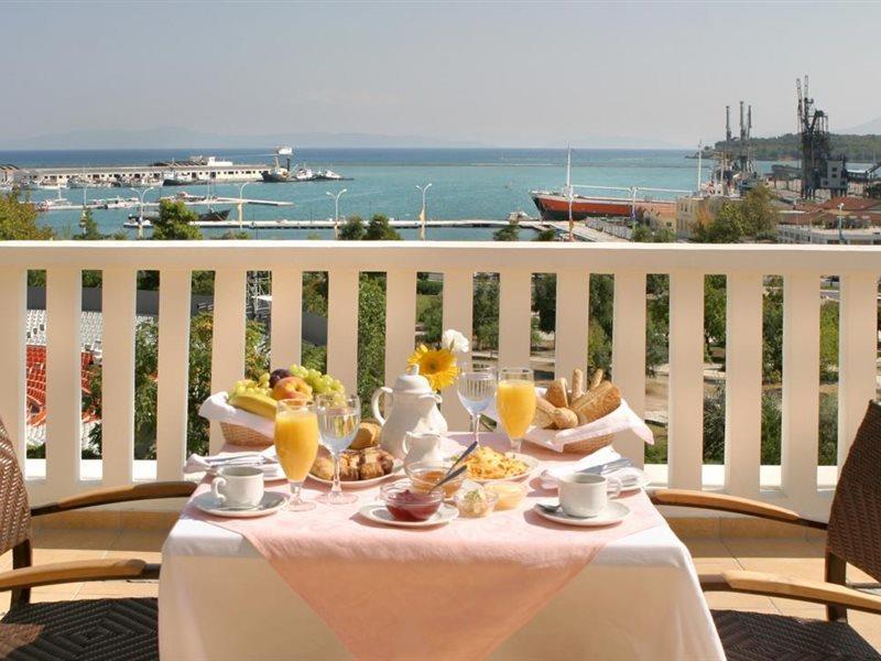 Palace 4* Volos