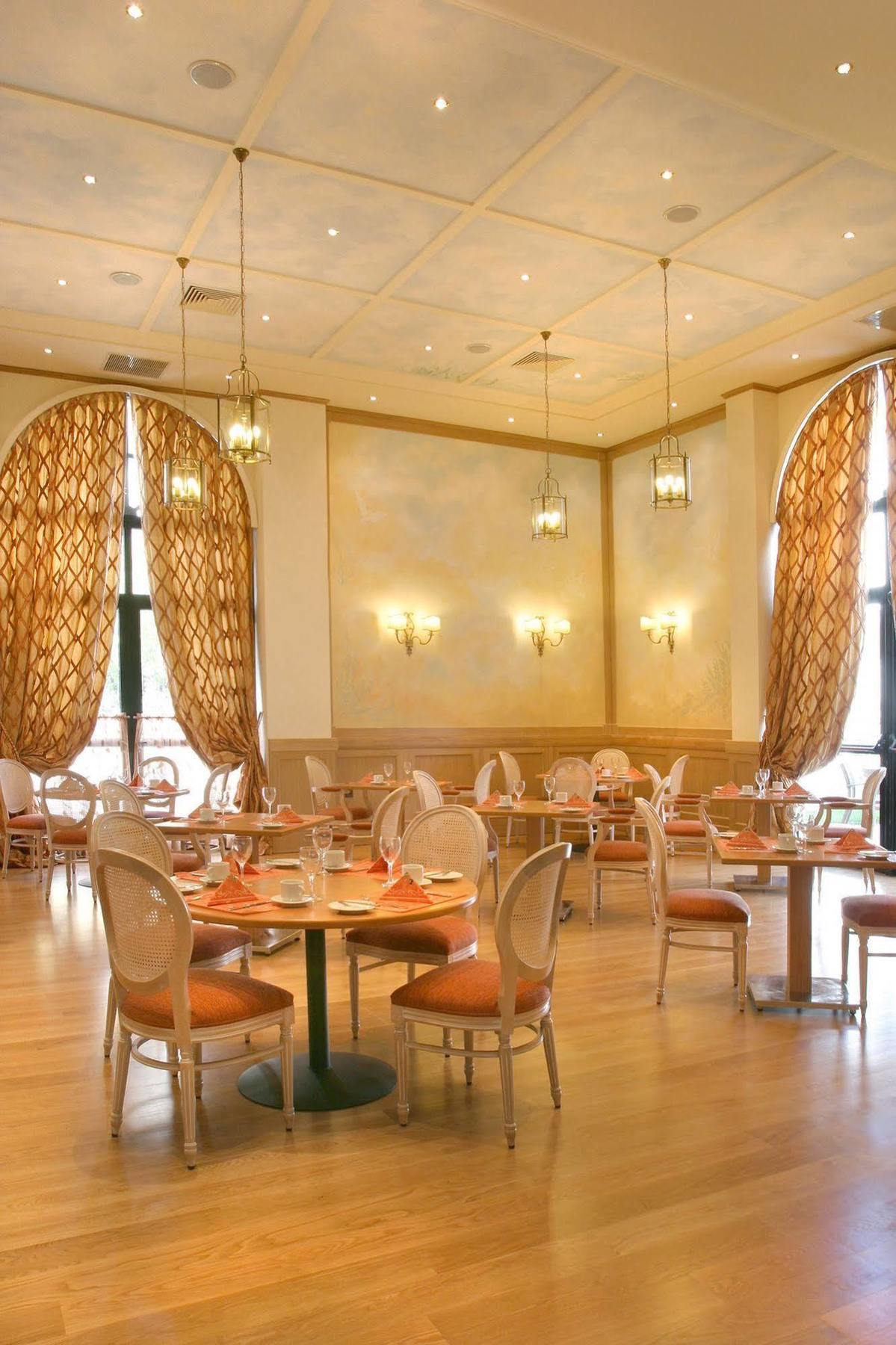 Palace 4*